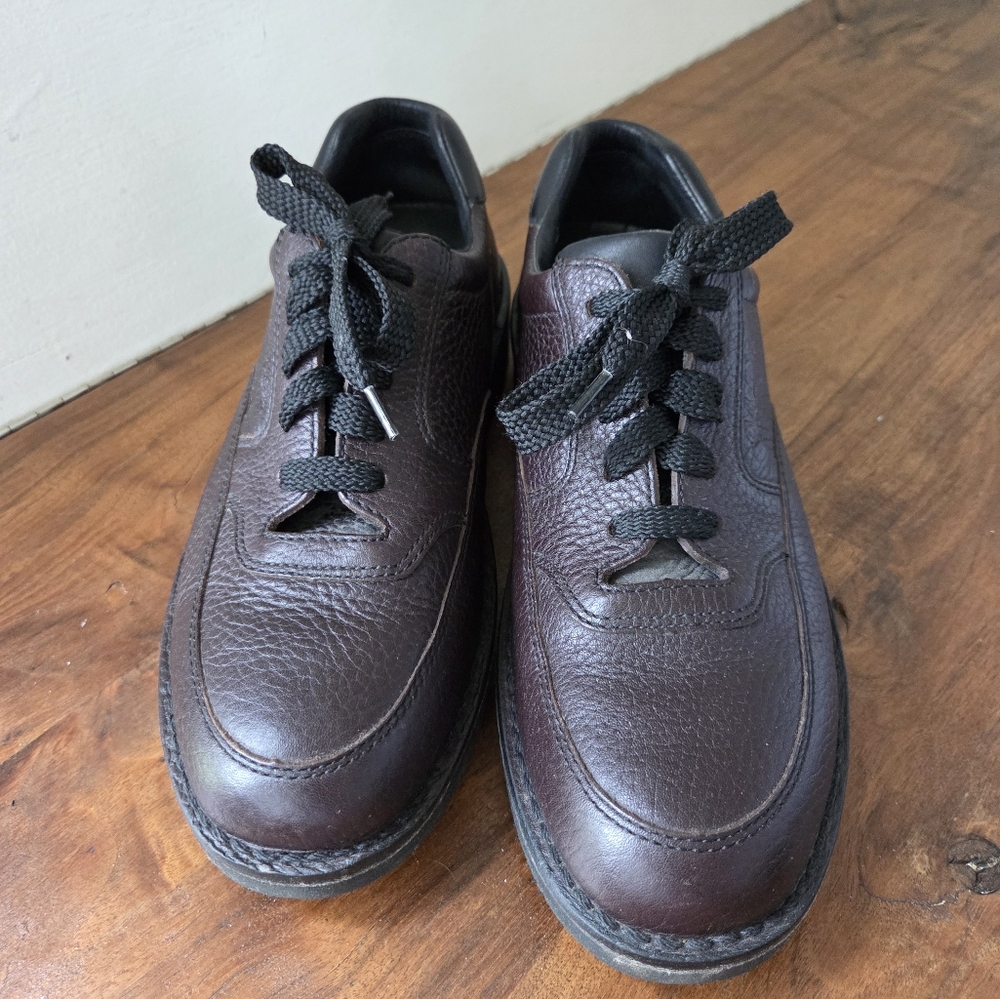 Cabelas Vibram Men's Brown Leather Shoes